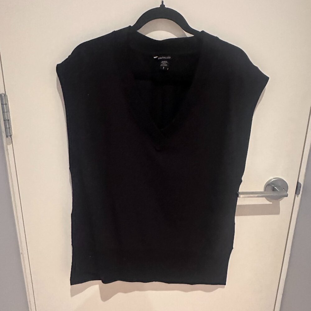 Athleta v-neck top